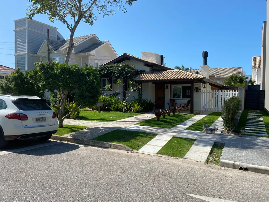 Foto 1 de Casa com 3 Quartos para alugar, 250m² em Jurerê Internacional, Florianópolis