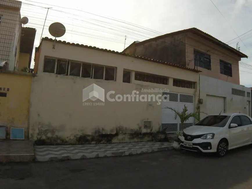 Foto 1 de Casa com 3 Quartos à venda, 194m² em Álvaro Weyne, Fortaleza