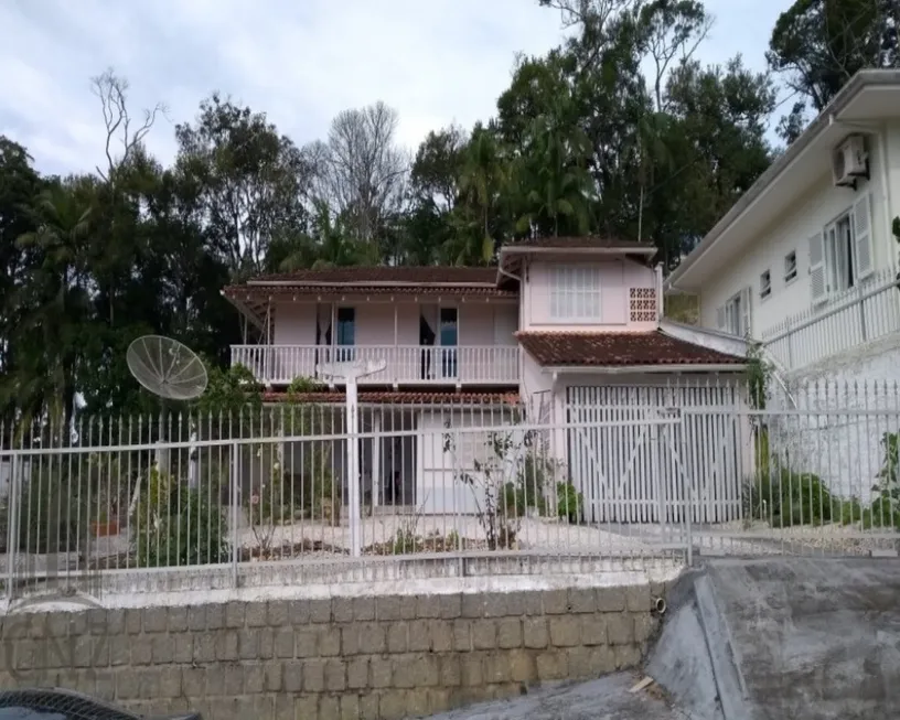 Foto 1 de Casa com 5 Quartos à venda, 195m² em Primeiro de Maio, Brusque