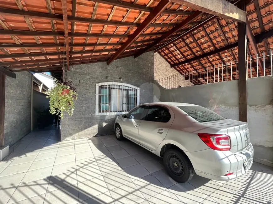 Foto 1 de Casa com 2 Quartos à venda, 105m² em Vila Tupi, Praia Grande