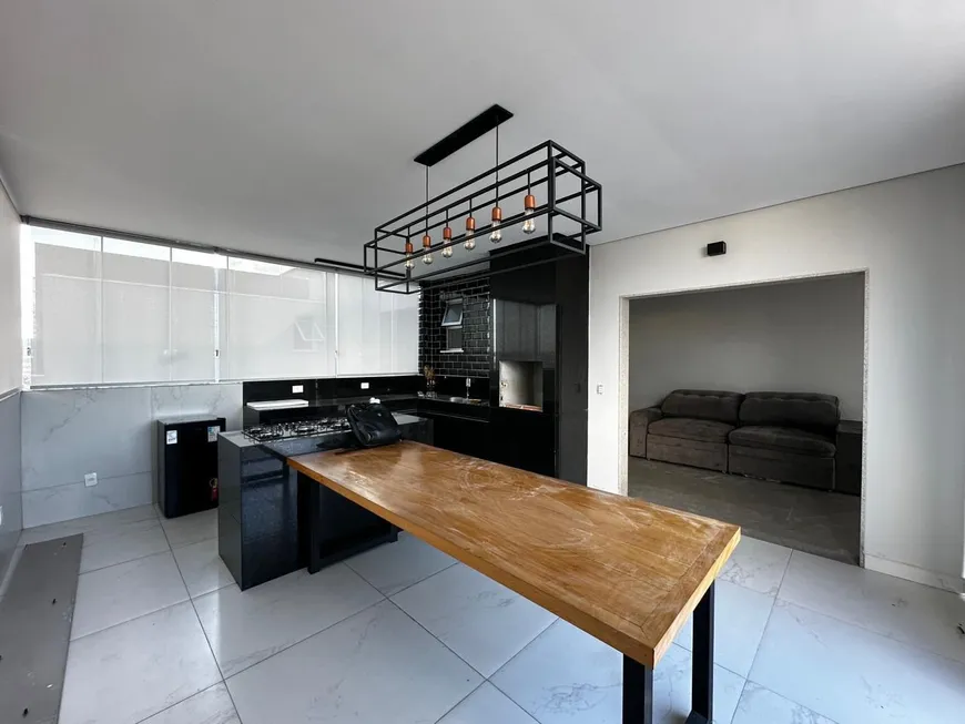 Foto 1 de Apartamento com 3 Quartos para alugar, 120m² em Cabral, Contagem
