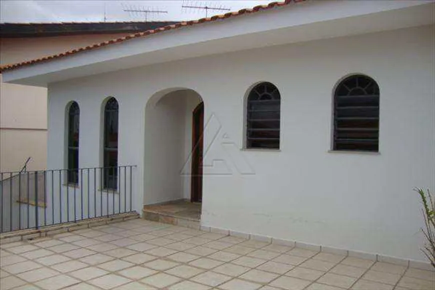 Foto 1 de Casa com 3 Quartos à venda, 300m² em Jardim das Vertentes, São Paulo