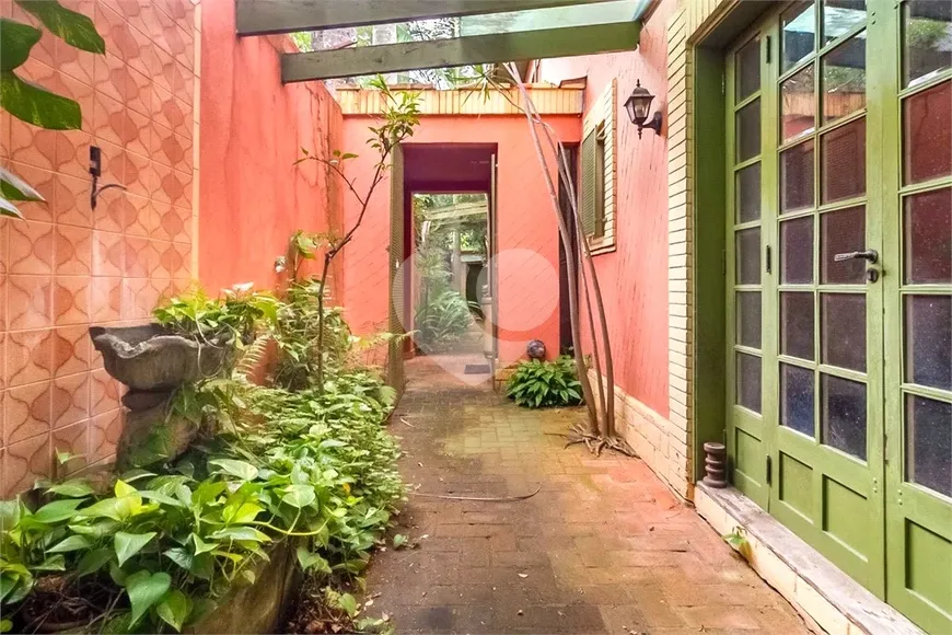 Foto 1 de Casa com 3 Quartos à venda, 217m² em Jardim Europa, São Paulo