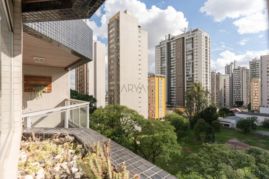 Foto 1 de Apartamento com 4 Quartos à venda, 201m² em Batel, Curitiba