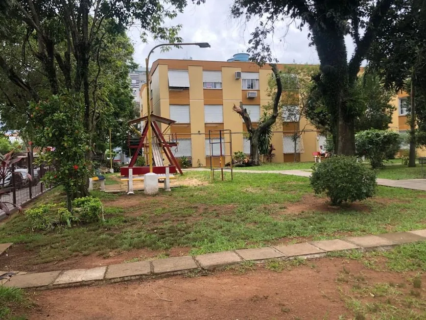 Foto 1 de Apartamento com 2 Quartos à venda, 45m² em Vila Ipiranga, Porto Alegre