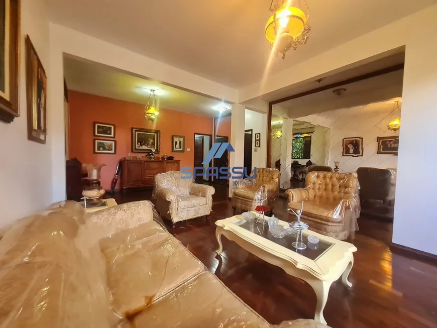 Foto 1 de Casa com 3 Quartos à venda, 180m² em Santa Efigênia, Belo Horizonte