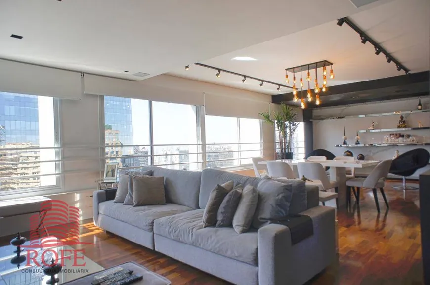 Foto 1 de Apartamento com 3 Quartos à venda, 203m² em Bela Vista, São Paulo