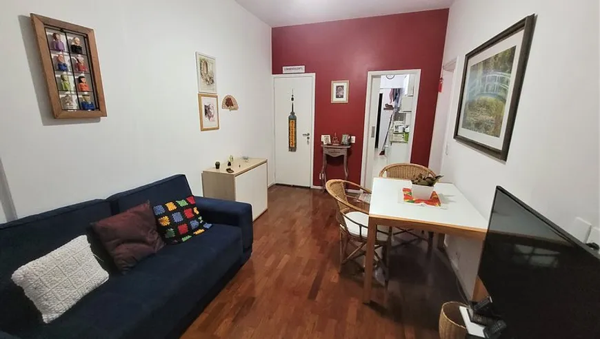 Foto 1 de Apartamento com 3 Quartos à venda, 65m² em Laranjeiras, Rio de Janeiro