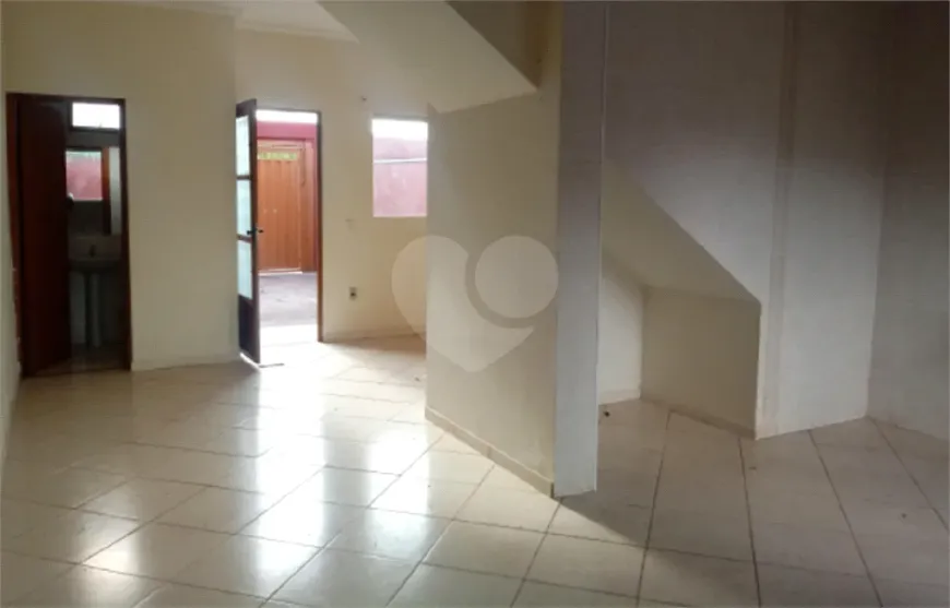 Foto 1 de Sobrado com 3 Quartos para venda ou aluguel, 170m² em Jardim Tangará, São Carlos