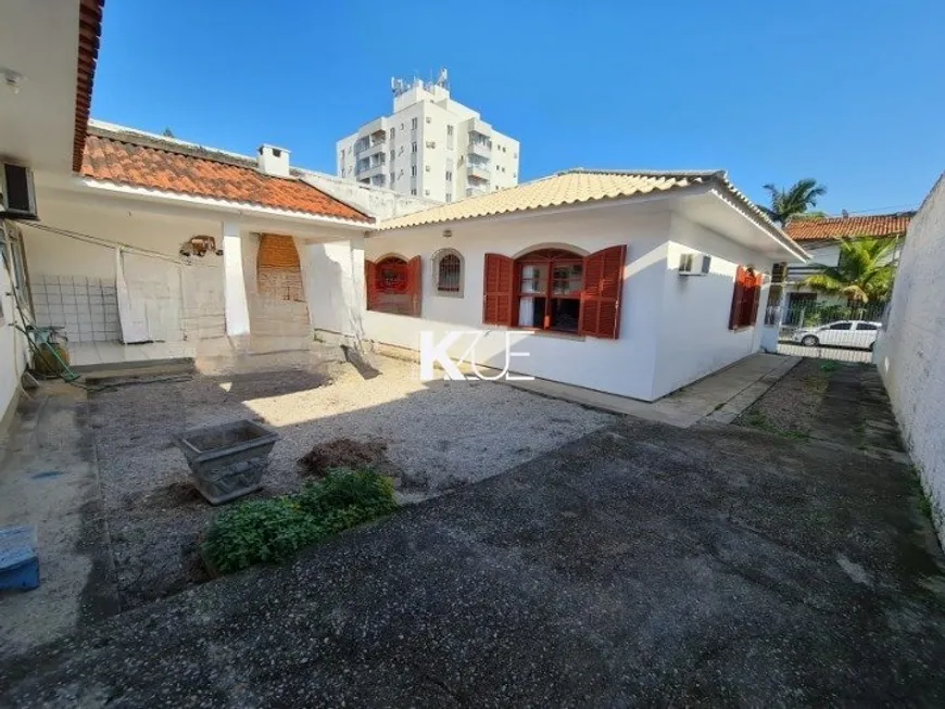 Foto 1 de Casa com 3 Quartos à venda, 68m² em Barreiros, São José