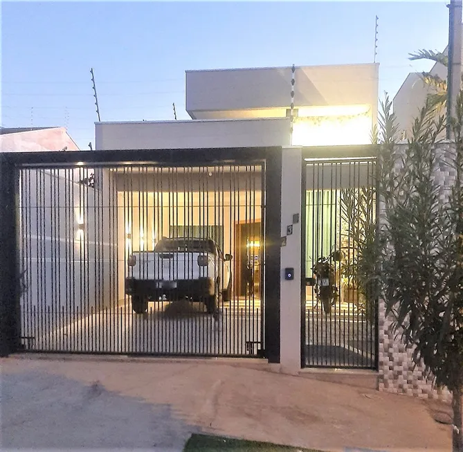 Foto 1 de Casa com 3 Quartos à venda, 117m² em Parque Residencial Patricia, Maringá