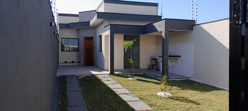 Foto 1 de Casa com 2 Quartos à venda, 75m² em Areao, Taubaté