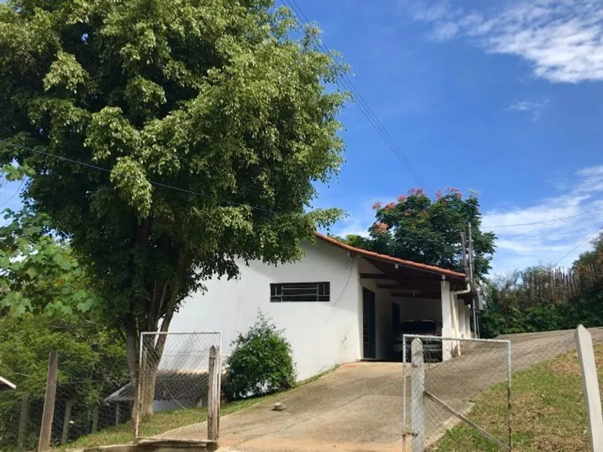 Foto 1 de Fazenda/Sítio com 3 Quartos à venda, 1000m² em Zona Rural, Piranguçu