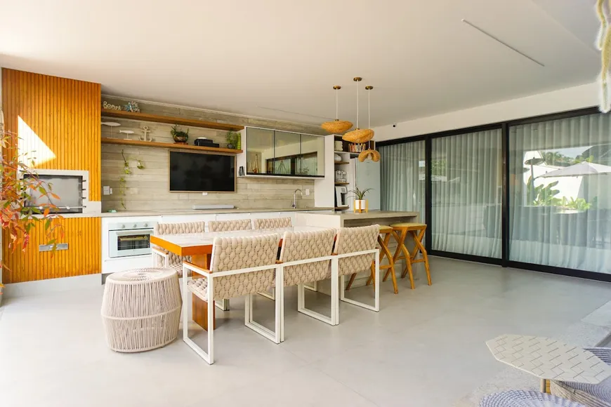 Foto 1 de Casa de Condomínio com 5 Quartos à venda, 400m² em Barra da Tijuca, Rio de Janeiro