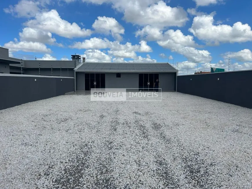 Foto 1 de Lote/Terreno para alugar, 390m² em Capão Raso, Curitiba