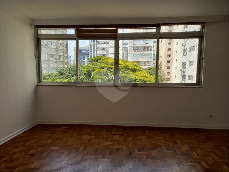 Foto 1 de Apartamento com 3 Quartos para alugar, 165m² em Jardim Europa, São Paulo