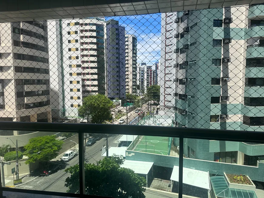 Foto 1 de Apartamento com 3 Quartos à venda, 65m² em Boa Viagem, Recife