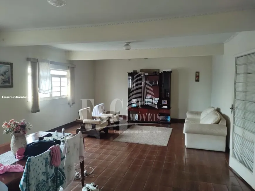 Foto 1 de Casa com 3 Quartos à venda, 475m² em Vila Camargo, Limeira