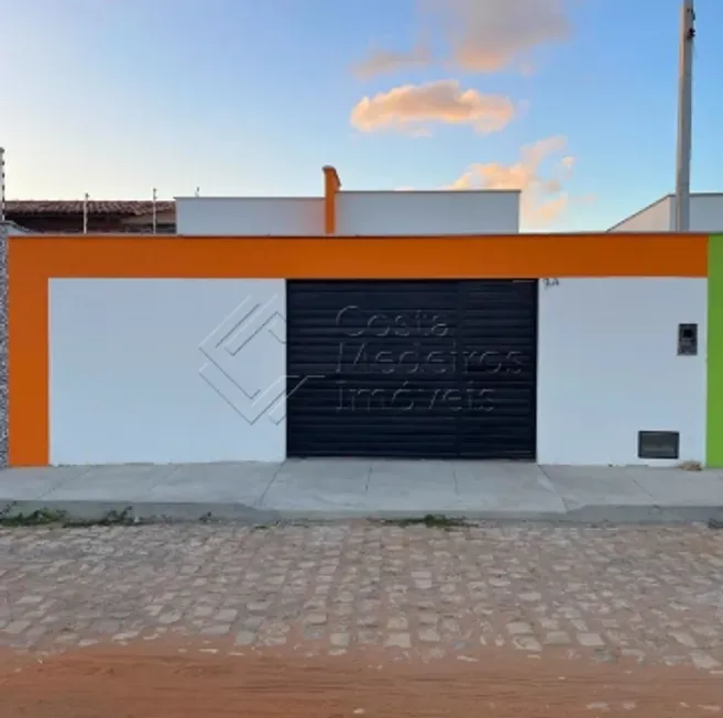 Foto 1 de Casa com 2 Quartos à venda, 70m² em Moinho, Extremoz