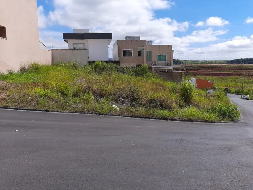 Foto 1 de Lote/Terreno à venda, 200m² em Lagoa, Macaé