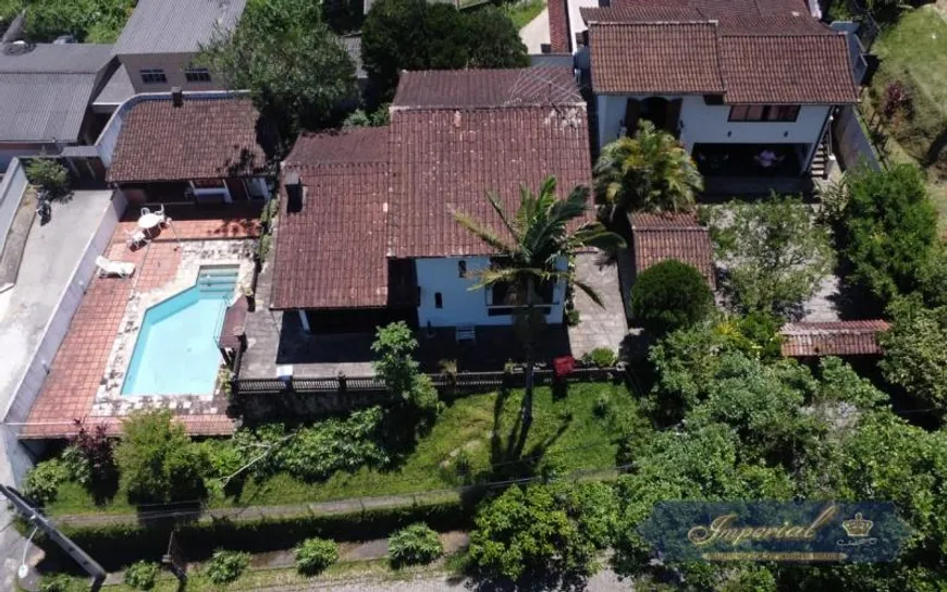 Foto 1 de Casa com 4 Quartos à venda, 350m² em Castelanea, Petrópolis