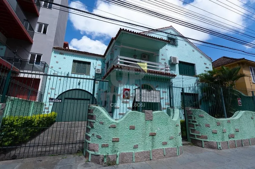 Foto 1 de Sobrado com 4 Quartos para venda ou aluguel, 380m² em Centro, Pelotas