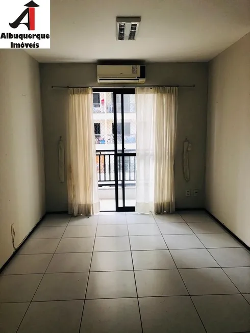 Foto 1 de Apartamento com 3 Quartos à venda, 77m² em Calhau, São Luís