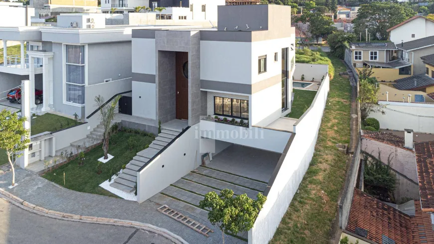 Foto 1 de Casa de Condomínio com 4 Quartos à venda, 421m² em Granja Viana, Cotia