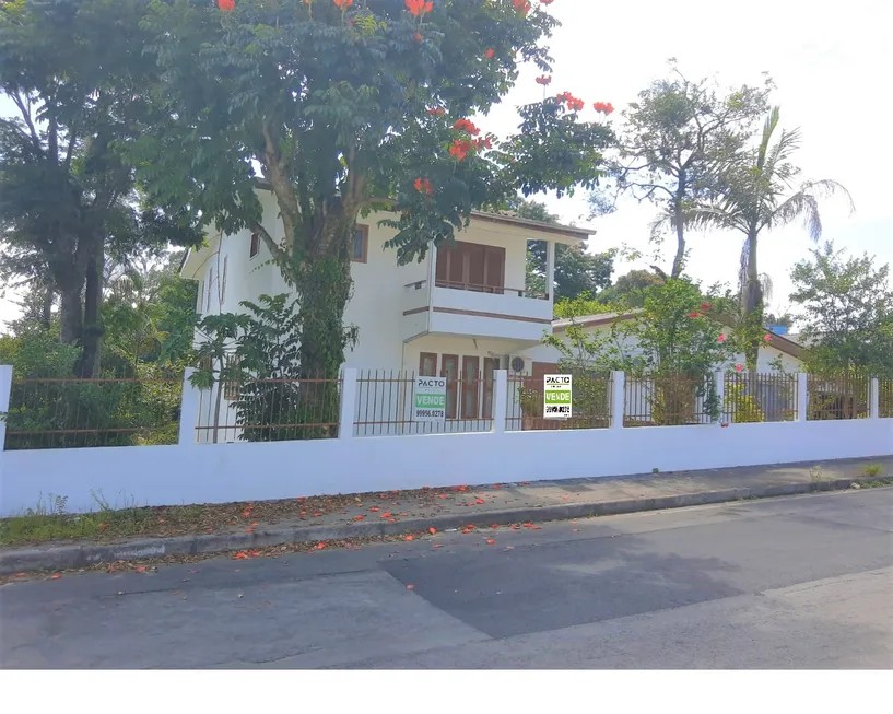 Foto 1 de Casa com 5 Quartos à venda, 320m² em Centro, Araranguá
