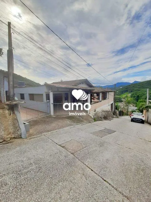 Foto 1 de Casa com 3 Quartos à venda, 100m² em São Pedro, Brusque