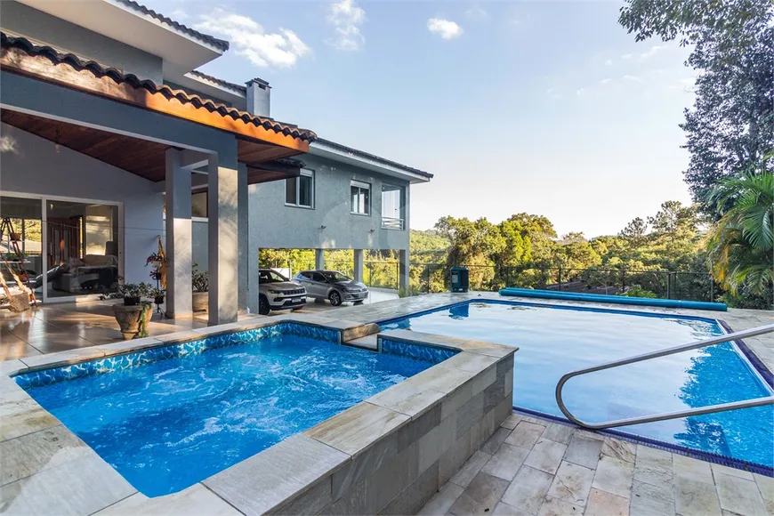 Foto 1 de Casa de Condomínio com 3 Quartos à venda, 400m² em Serra da Cantareira, Mairiporã