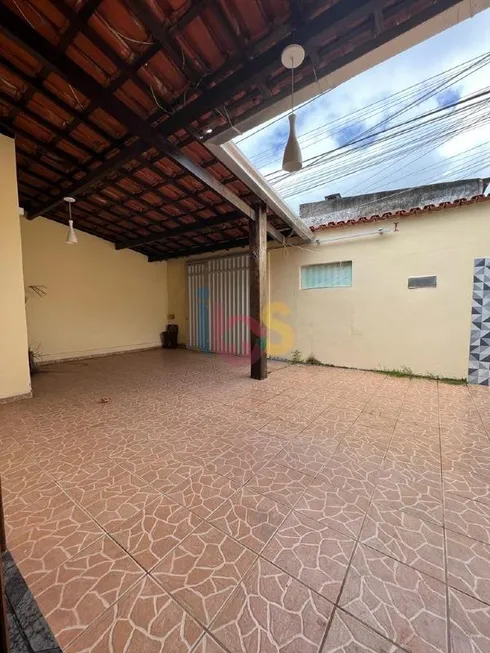 Foto 1 de Casa com 5 Quartos à venda, 300m² em Hernani Sa, Ilhéus