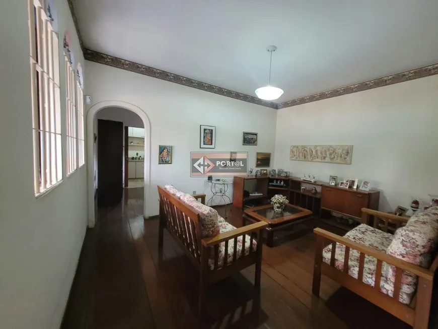 Foto 1 de Casa com 3 Quartos à venda, 240m² em Itapoã, Belo Horizonte