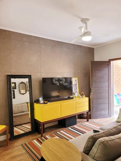Foto 1 de Apartamento com 2 Quartos à venda, 44m² em Mont' Serrat, Porto Alegre