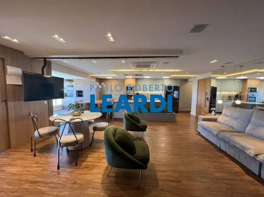 Foto 1 de Apartamento com 3 Quartos à venda, 157m² em Vila Anastácio, São Paulo