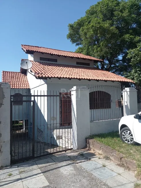 Foto 1 de Casa com 3 Quartos à venda, 346m² em Teresópolis, Porto Alegre