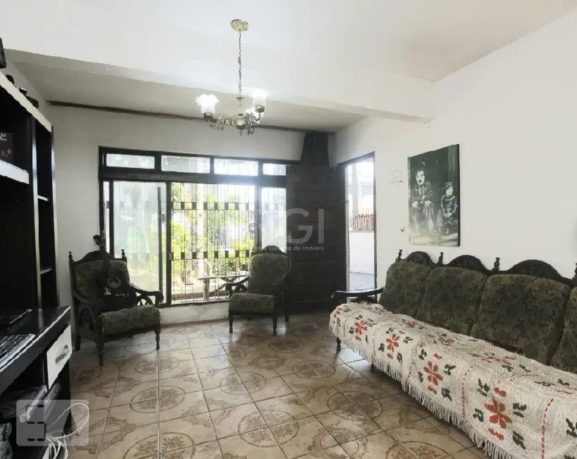 Foto 1 de Casa com 3 Quartos à venda, 122m² em Passo da Areia, Porto Alegre