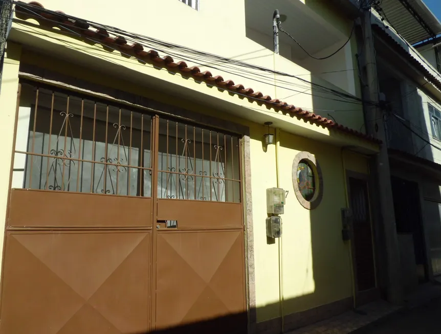 Foto 1 de Casa com 4 Quartos à venda, 188m² em Cascadura, Rio de Janeiro