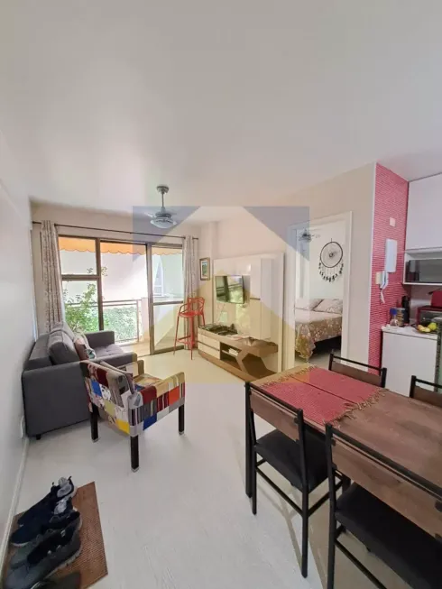 Foto 1 de Apartamento com 1 Quarto à venda, 43m² em Centro, Rio de Janeiro