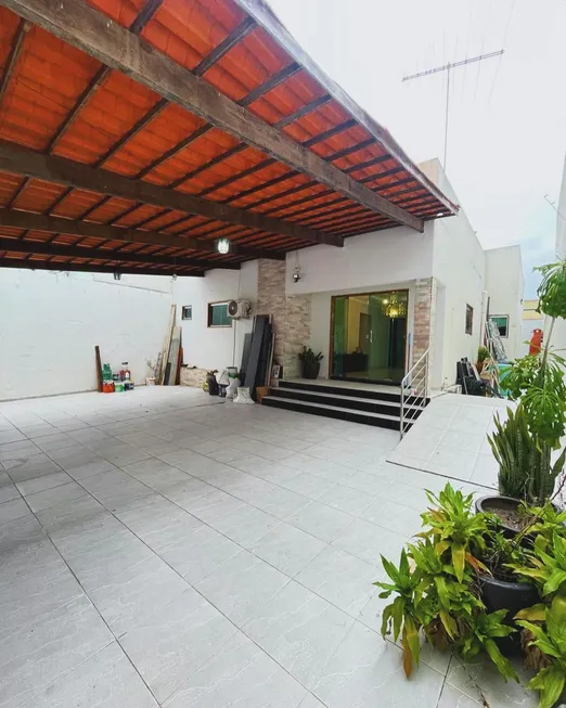 Foto 1 de Casa com 4 Quartos à venda, 220m² em Catole, Campina Grande