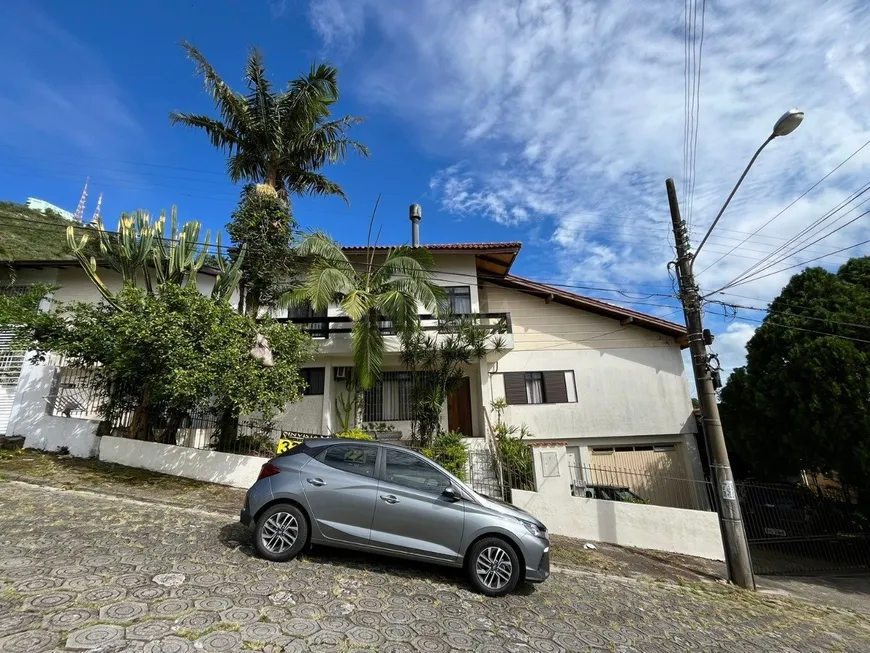 Foto 1 de Casa com 6 Quartos à venda, 287m² em Trindade, Florianópolis