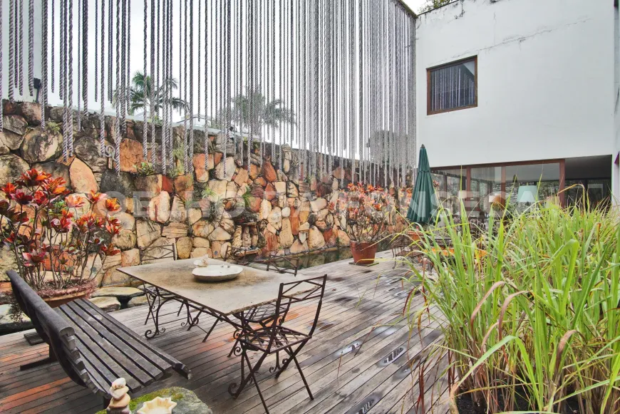 Foto 1 de Casa com 4 Quartos à venda, 739m² em Jardins, São Paulo