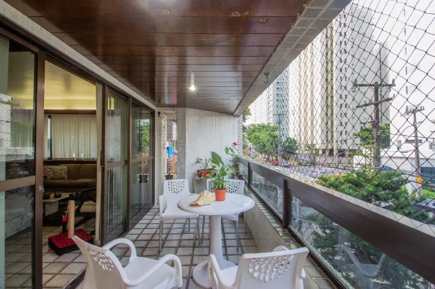 Foto 1 de Apartamento com 4 Quartos à venda, 186m² em Boa Viagem, Recife