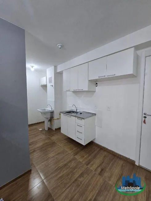 Foto 1 de Apartamento com 2 Quartos para alugar, 36m² em Vila das Bandeiras, Guarulhos