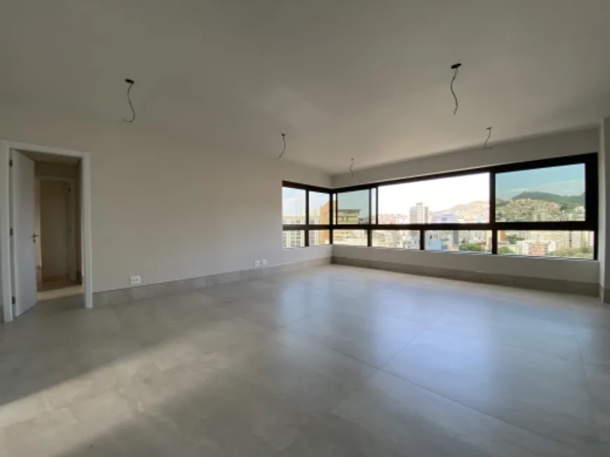Foto 1 de Apartamento com 3 Quartos à venda, 118m² em Funcionários, Belo Horizonte