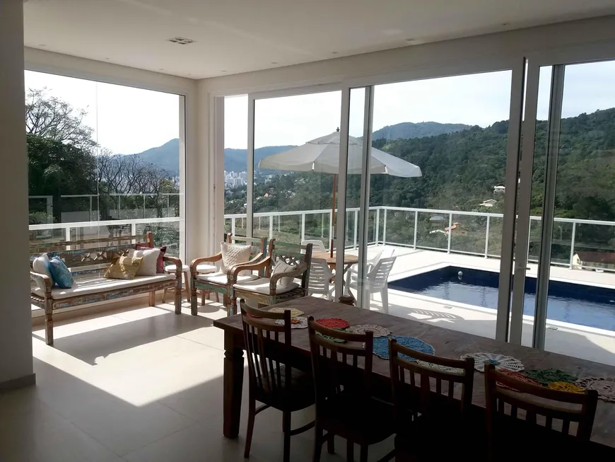 Foto 1 de Casa com 4 Quartos à venda, 530m² em Córrego Grande, Florianópolis