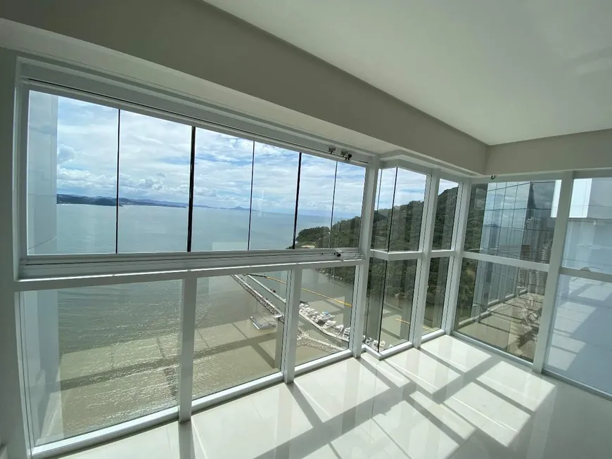 Foto 1 de Apartamento com 5 Quartos à venda, 236m² em Barra Sul, Balneário Camboriú