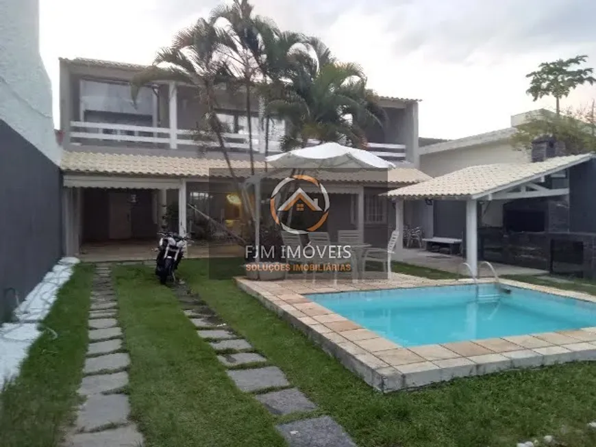 Foto 1 de Casa com 3 Quartos à venda, 360m² em Piratininga, Niterói