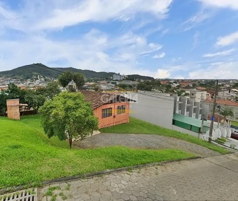 Foto 1 de Lote/Terreno à venda, 410m² em Iririú, Joinville