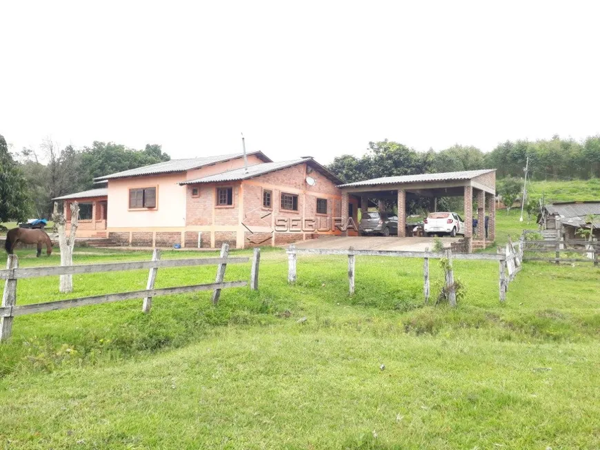 Foto 1 de Fazenda/Sítio com 3 Quartos à venda, 100m² em Sanga Funda, Nova Santa Rita